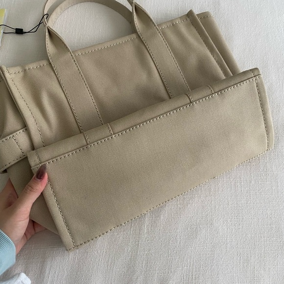 Marc Jacobs Beige Tote Bag - Picture 8 of 9